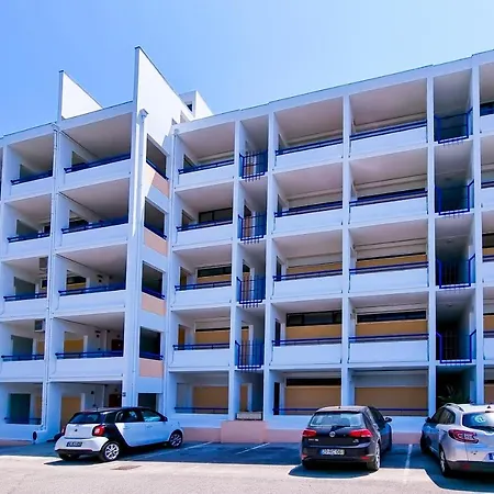 FLH Quarteira Terrace Flat with Pool I Apartment Quarteira